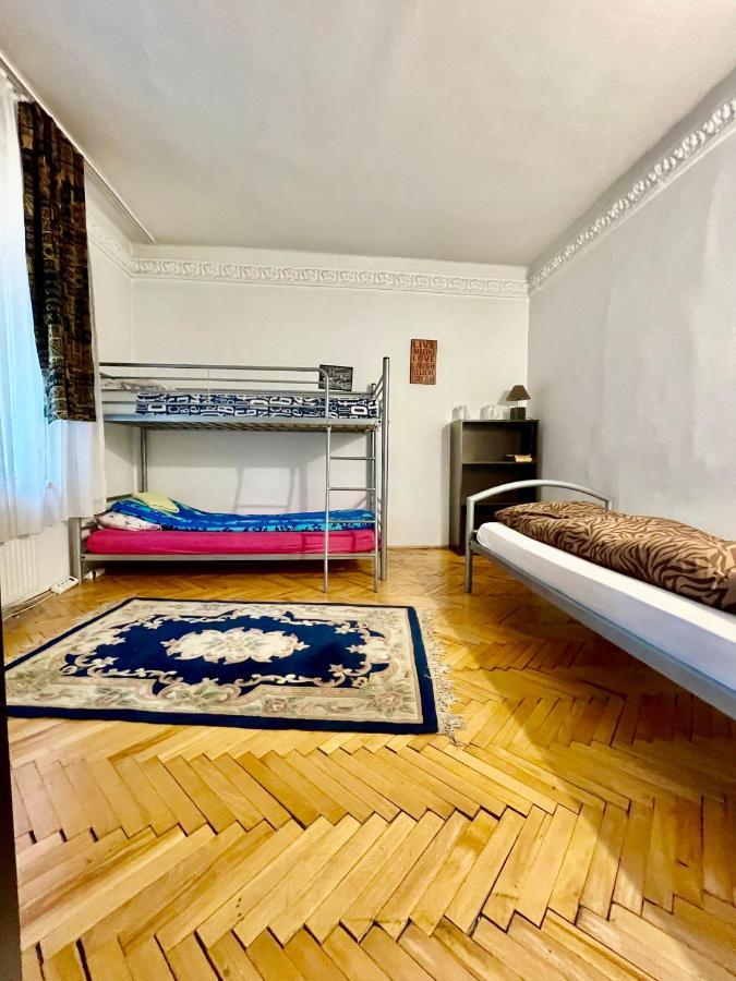 Mosaico Alfetta Hostel Тімішоара Екстер'єр фото