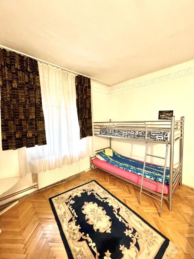 Mosaico Alfetta Hostel Тімішоара Екстер'єр фото