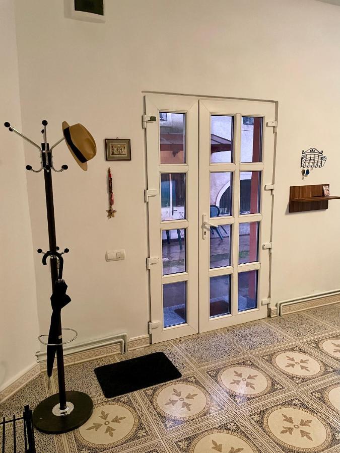 Mosaico Alfetta Hostel Тімішоара Екстер'єр фото