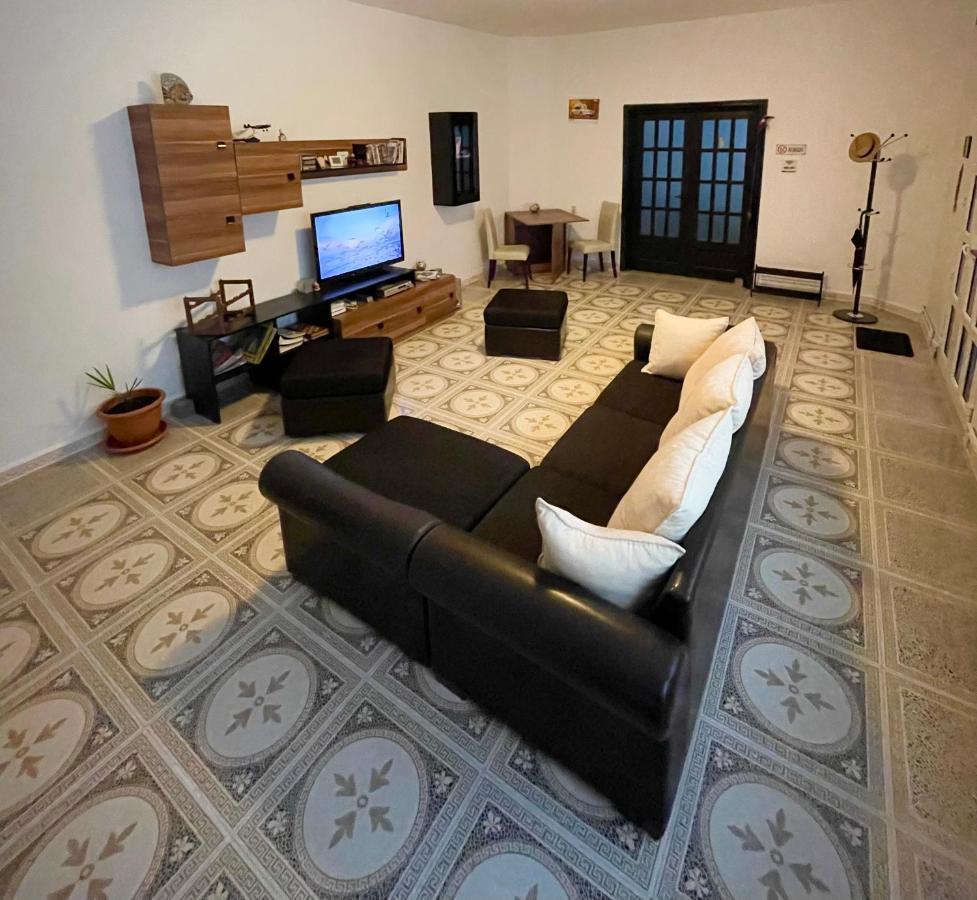 Mosaico Alfetta Hostel Тімішоара Екстер'єр фото