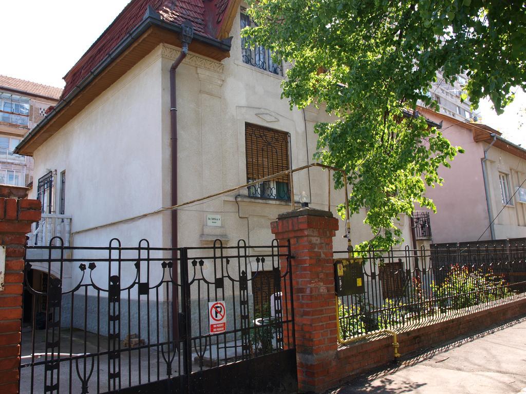 Mosaico Alfetta Hostel Тімішоара Екстер'єр фото