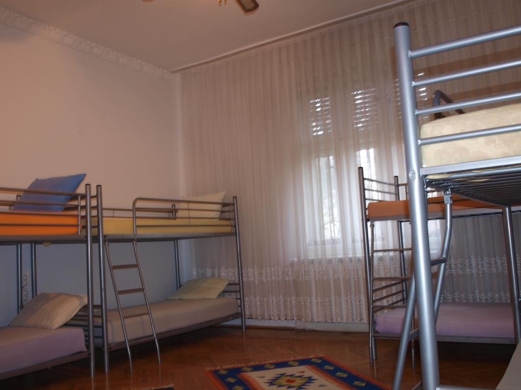Mosaico Alfetta Hostel Тімішоара Екстер'єр фото