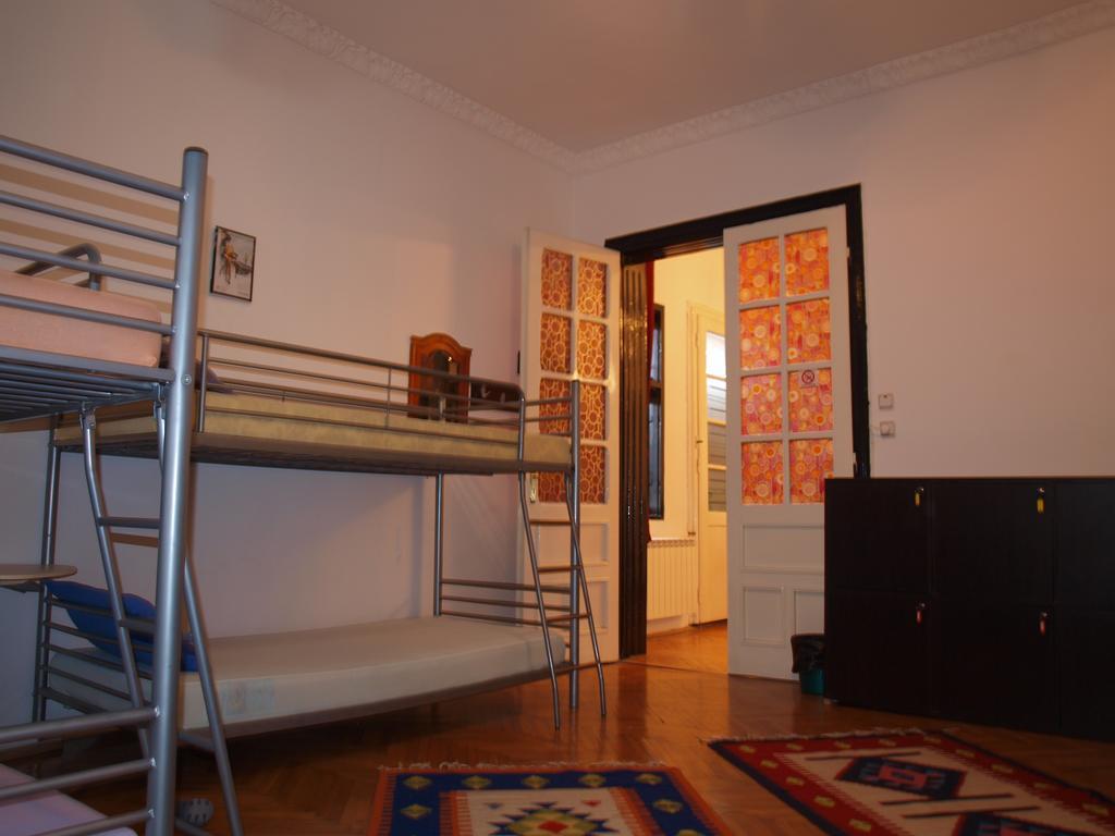 Mosaico Alfetta Hostel Тімішоара Екстер'єр фото