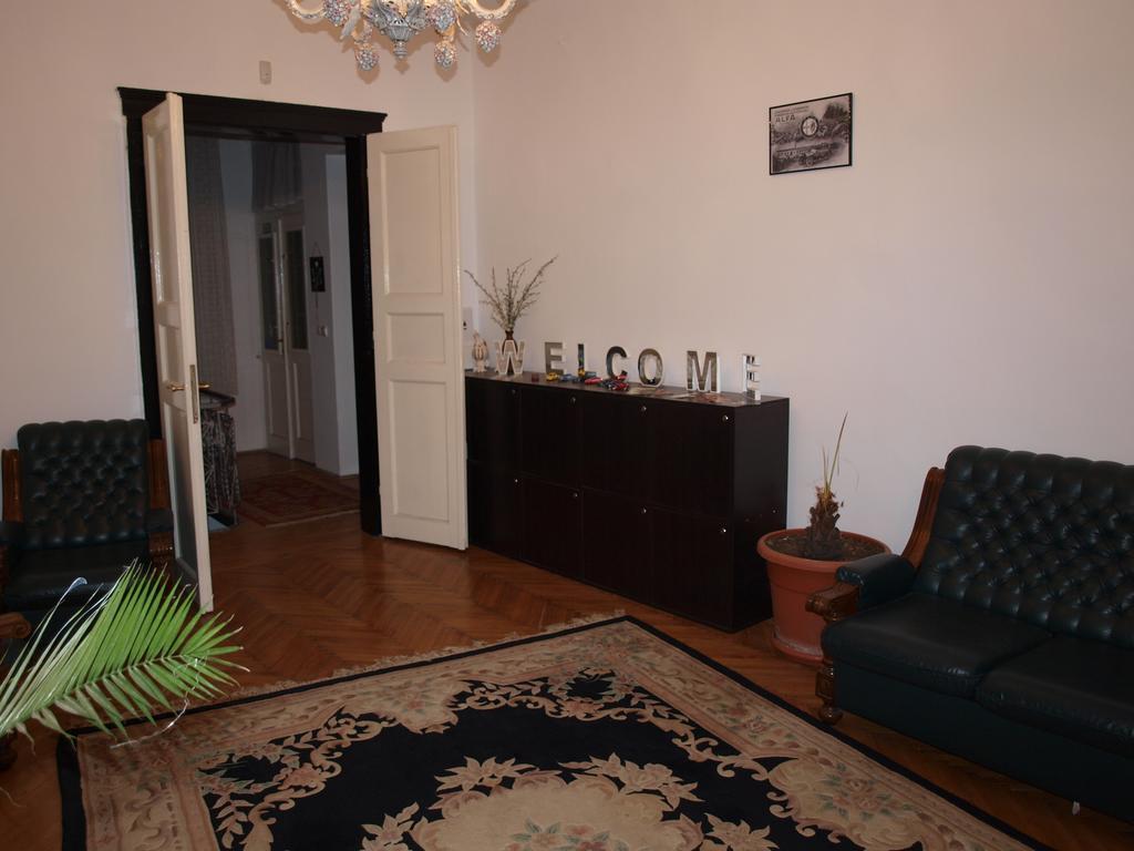 Mosaico Alfetta Hostel Тімішоара Екстер'єр фото