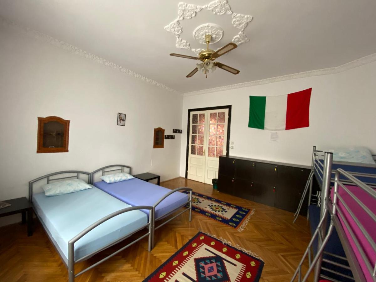 Mosaico Alfetta Hostel Тімішоара Екстер'єр фото